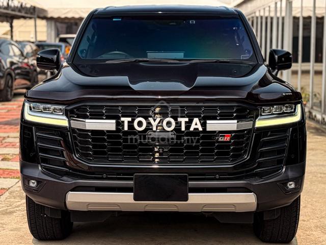 2023 Toyota Land Cruiser 3.5 LC300 GR Sport SUV - 4