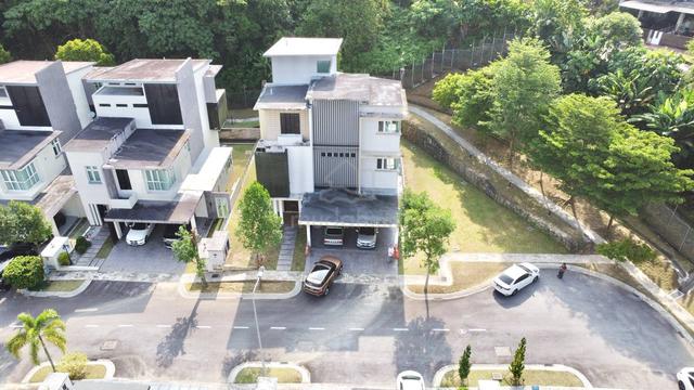 3 Storey Bungalow at Tijani Ukay, Hulu Kelang, Ampang 1