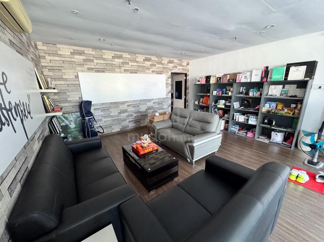 SHOWROOM + OFFICE For SALES *FULLY RENOVATION* *HIGH TRAFFIC* 1