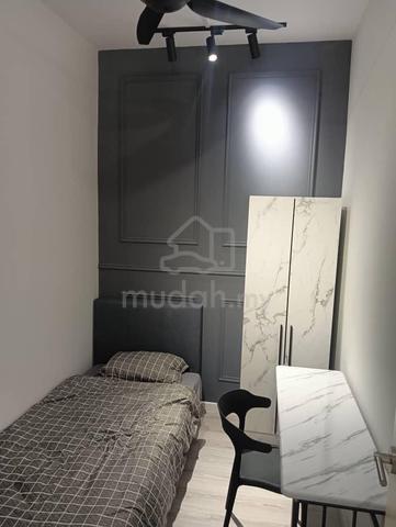 Single Room at Lux Residence Meta City Putra Permai, Seri Kembangan 1