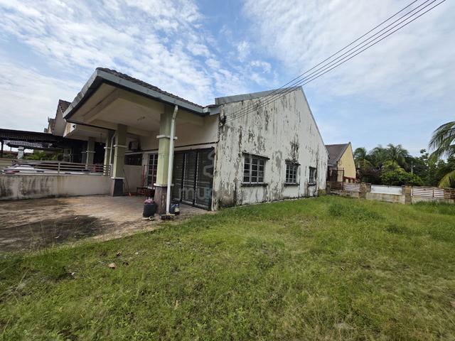 CORNER LOT Single Storey Taman Sri Tanjung Semenyih 1