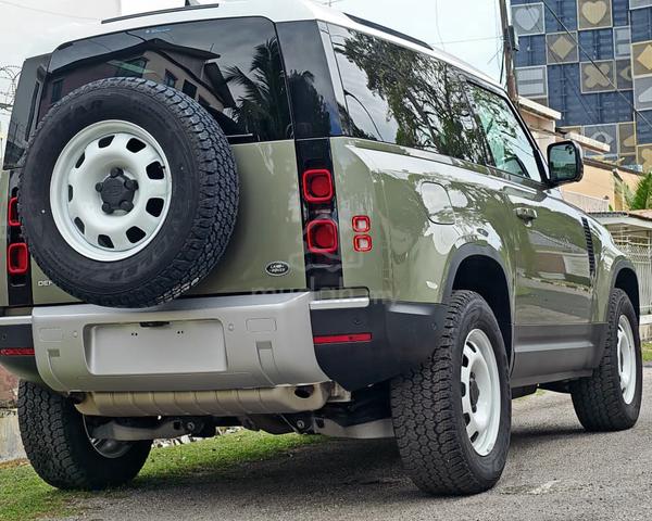 PANGEA GREEN 2022 Land Rover DEFENDER 2.0 90 P300 - 2
