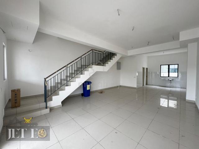 Robin Residence Rimbayu Facing No House 1
