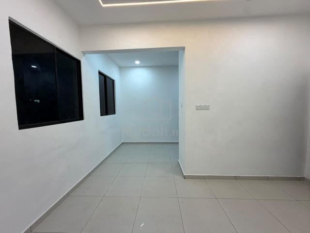 Flat Taman Perling 1