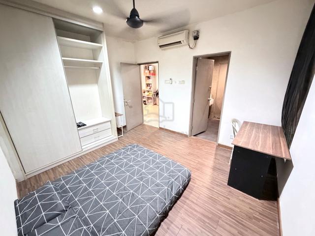Nice Medium Room with AirCond @ Zetapark Condo Setapak Central Mall 1