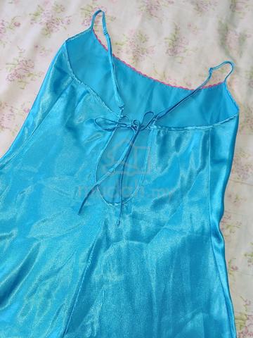 dress  - photo 3 of 3