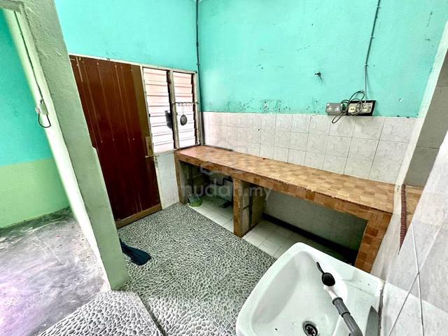 BANDAR TENGGARA(3Bilik)‼️SIAP RENOVATE⭐️EXTRA TANAH BELAKANG‼️ 5