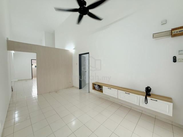 Jalan Lembing / Puteri Wangsa / Single Storey / Low Deposit 1