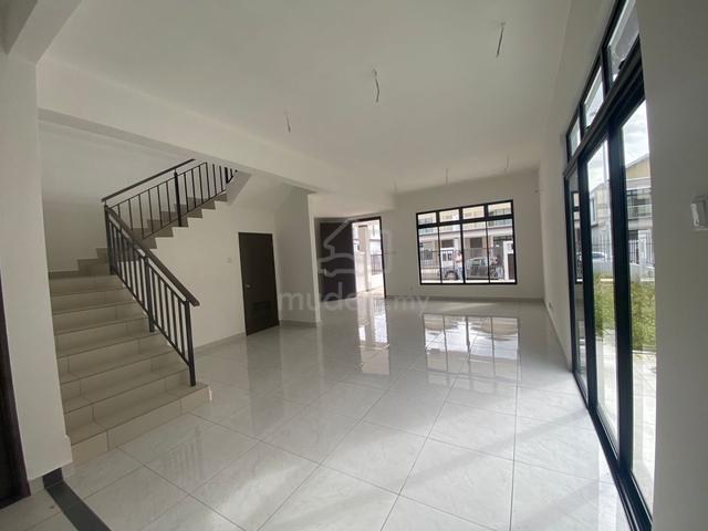 New Unit Vacant Bandar Cemerlang Gated Non bumi Tiram  semi d 3