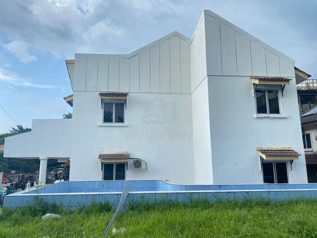 Rare Corner 2 STOREY HOUSE with Big Land - 3300 SQFT 1