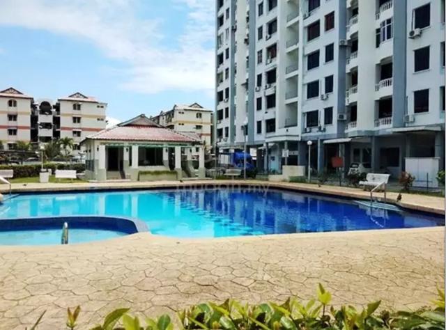 Middle Bedroom for Rent (Desa Permai Indah) 1