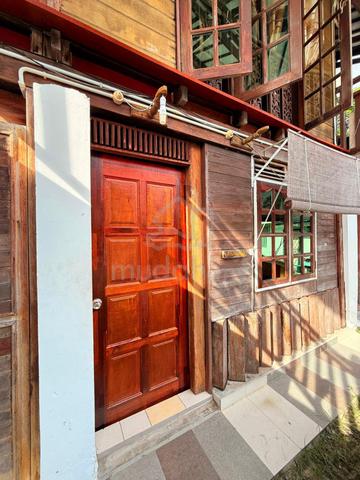 Labuan Gersik / Saguking / Jawa / Parit Semi-Detached House For Rent 1