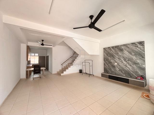 Semi Furnished - 3 Storey Scientex Kundang Jaya 1