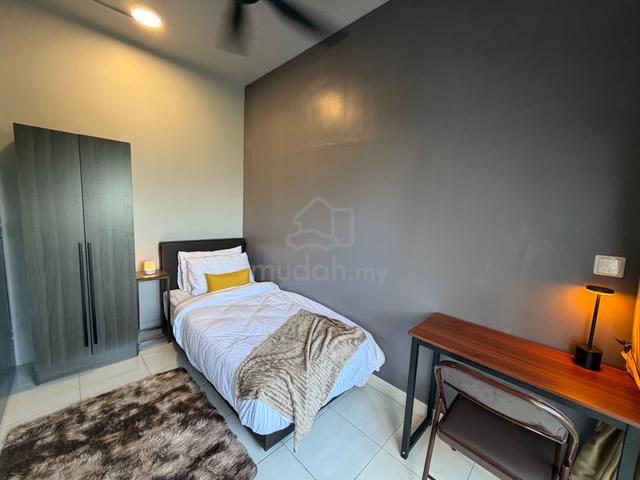 Balcony Suite Fully Furnished Move-In Ready Male Only @ Bukit Tiara 1