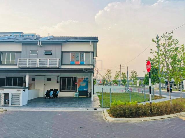 CORNER LOT 2 Storey Terrace House Kita Bayu, Cybersouth Dengkil 1