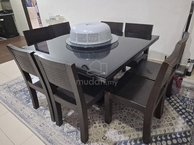 Dining Table - photo 3 of 3