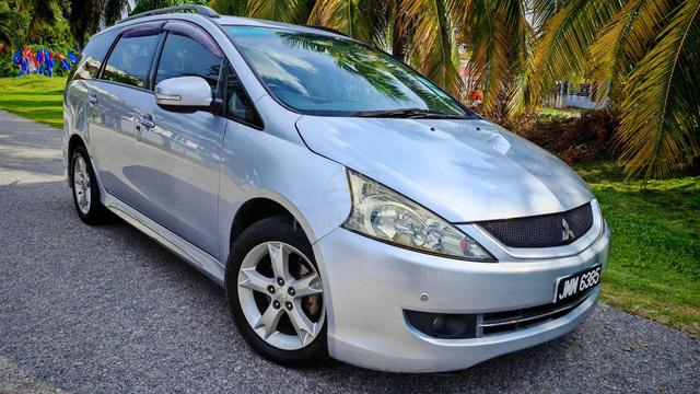 2010 Mitsubishi GRANDIS 2.4 MIVEC ENHANCED (A) - 1