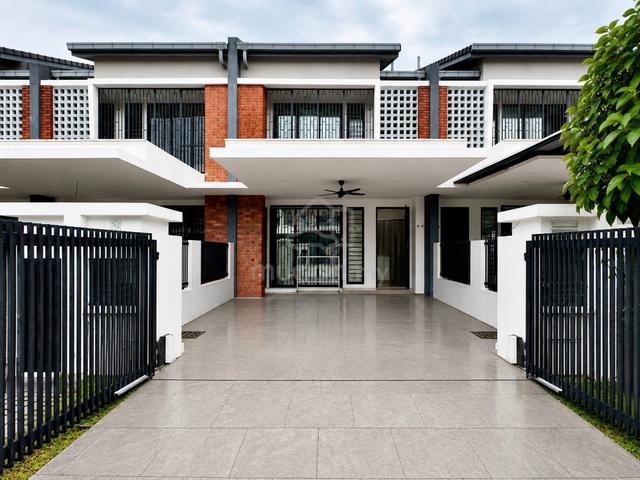 (FULLY RENOVATED)- 2 Storey ELMINA GREEN 3 @ U17 Shah Alam 1