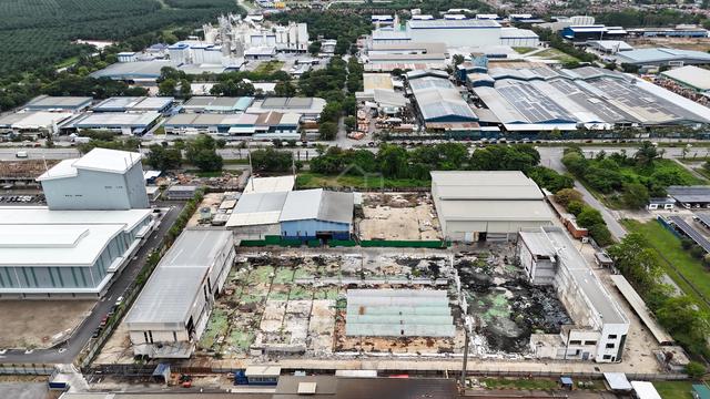 FACING MAINROAD CORNER UNIT Factory/Warehouse Kuala Ketil Industrial 1