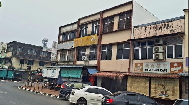 Batu 10 Kota Padawan Whole Block Shopslot FOR RENT 1