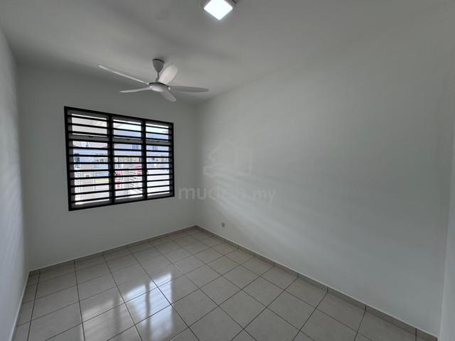 BARE NEW Single Storey Terrace Bandar Botani Parkland Bemban Jasin 3
