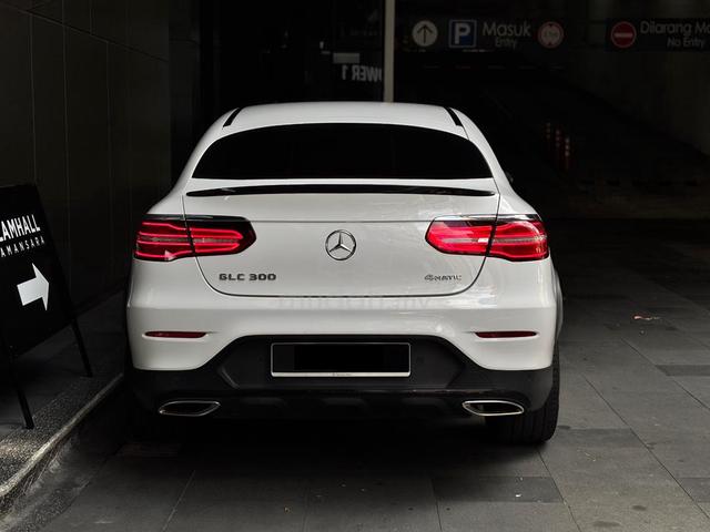 2019 Mercedes Benz GLC300 COUPE 4MATIC AMG Line - 4