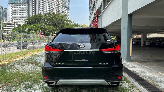 Black interior 2022 Lexus RX300 VERSION L 3 LED - 4