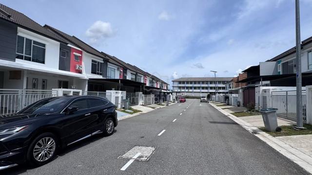 Double Storey House/Puri Residences @Nusa Damai/4Room  1