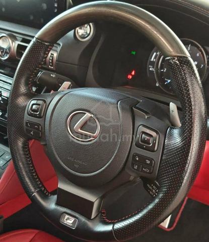 Lexus IS300 2.0 F SPORT MODE BLACK Mark Levinson - 4