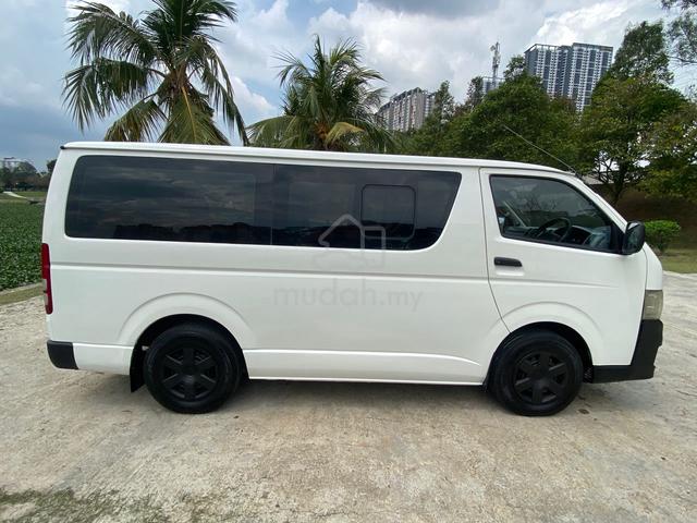 2011 Toyota HIACE 2.5 Converted Window Van 14 Seat - 5
