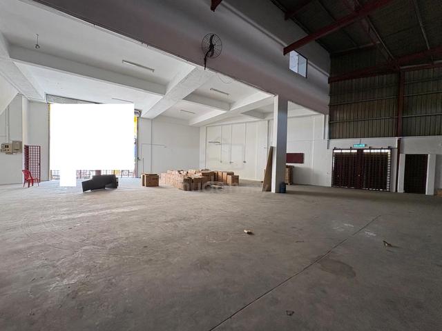 CORNER 1.5 storey Factory Selesa Jaya, Balakong,  WIDE ROAD 1
