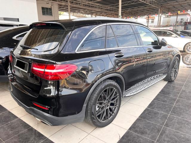 2016 Mercedes Benz GLC250 2.0*1 CAREFUL OWNER* - 4