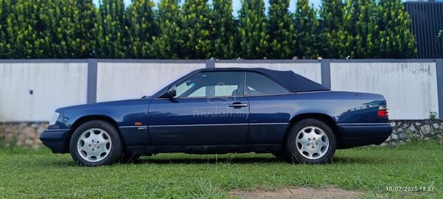 Mercedes Benz A124 Cabriolet E220 Sportline 220CE - 1