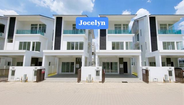 3-Storey Zero Lot Bungalo for Sale Taman Lembah Permai | Bm 1