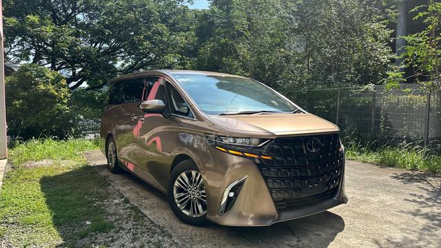 Gold 2025 Toyota ALPHARD 2.5 Z Side Step Grd 4.5A - 1