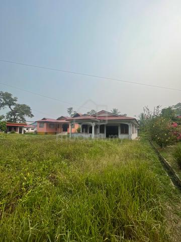 Land With House To Sell Muar 1