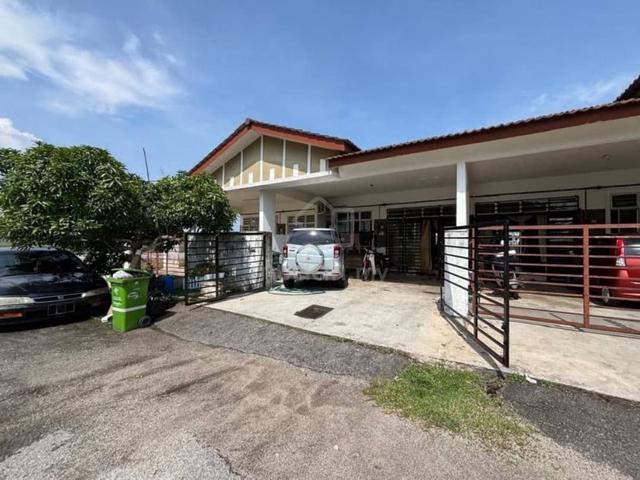 [FACING OPEN] Rumah Teres Setingkat Bandar Kuantan Putri 1