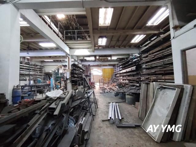 FOR RENT Jln Kenun Nanas Warehouse For Rent facing main road 1