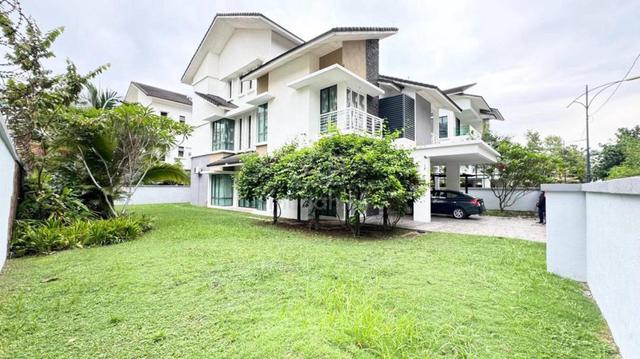 Corner Lot 3 Storey Bungalow Anjung Melati Gombak, Kuala Lumpur 1