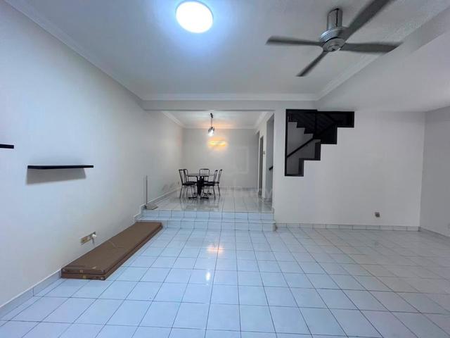 Mount Austin Mutiara Emas Hot Area Near School Gated Guarded For Rent 1