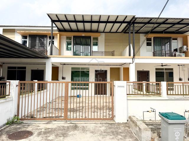 WELL MAINTAINED| 2 Storey Terrace House Taman Scientex, Kota Tinggi 1