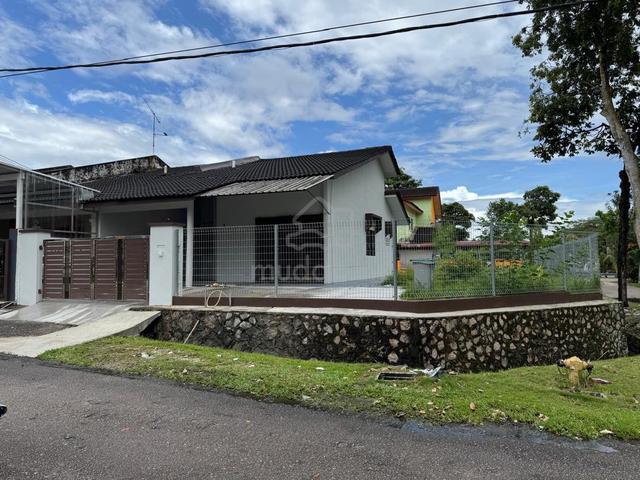 Taman Puteri Wangsa Jalan Keris Single Storey Corner Lot Terrace House 1