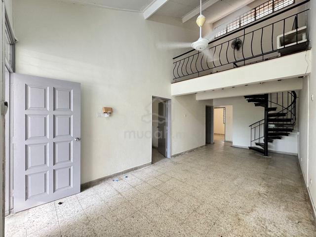 SUPER BELOW MARKET 1.5 Storey Single Storey @ TMN MOLEK 1