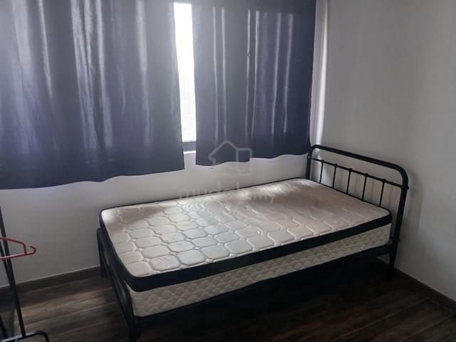 Middle room untuk lelaki. Kemasukan segera. 1
