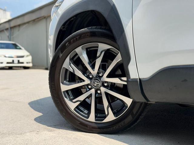 MILEAGE 79K 2021 Toyota COROLLA CROSS 1.8 V (A) - 5