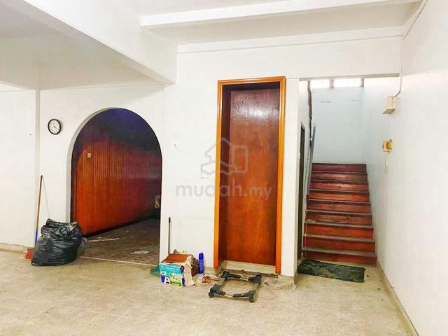 SEMI-D Double Storey JALAN SS 5B KELANA JAYA PJ 3