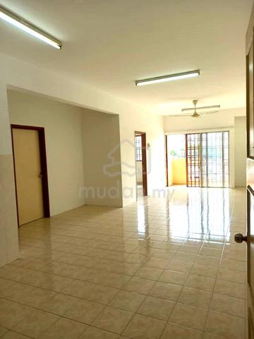 Pandan Court 1