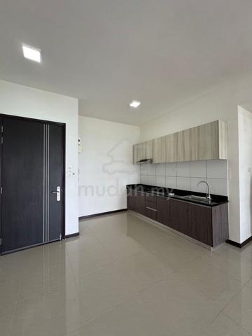 Molek Regency 1