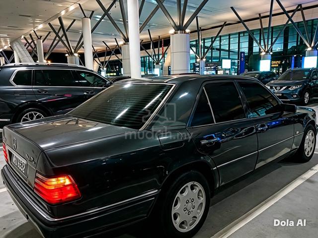 Mercedes Benz E-CLASS 2.2 (CBU) W124 - 1