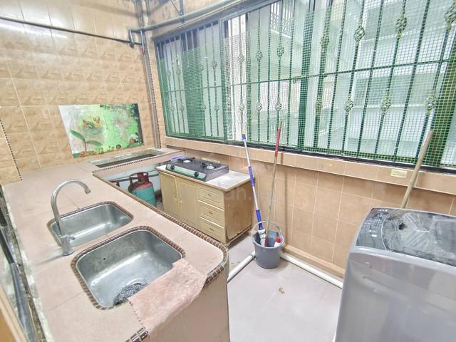 #856 Bukit Saujana Room! 5minit Johor Bahru/ CIQ/ Plaza Pelangi/Low De 4